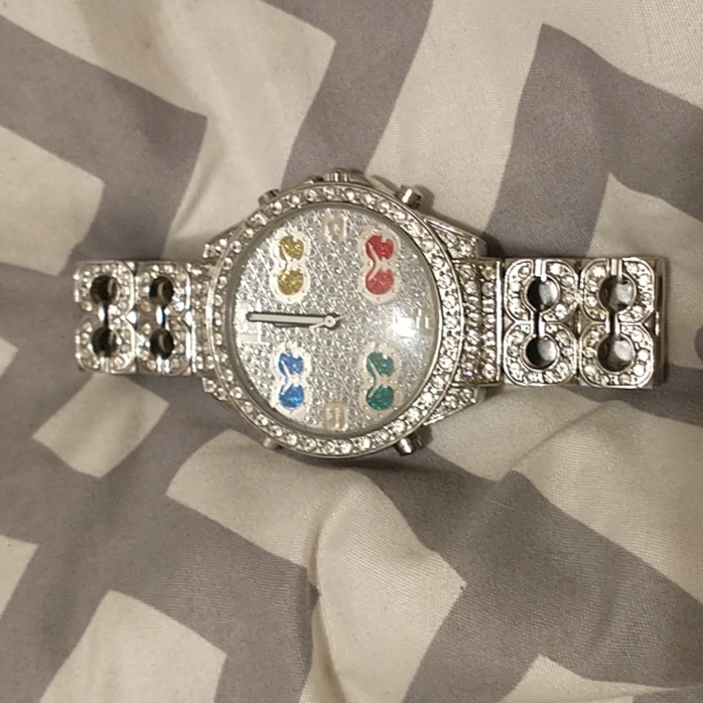 Beautiful Quartz Silver Crystal Watch! - Picture 13 of 13